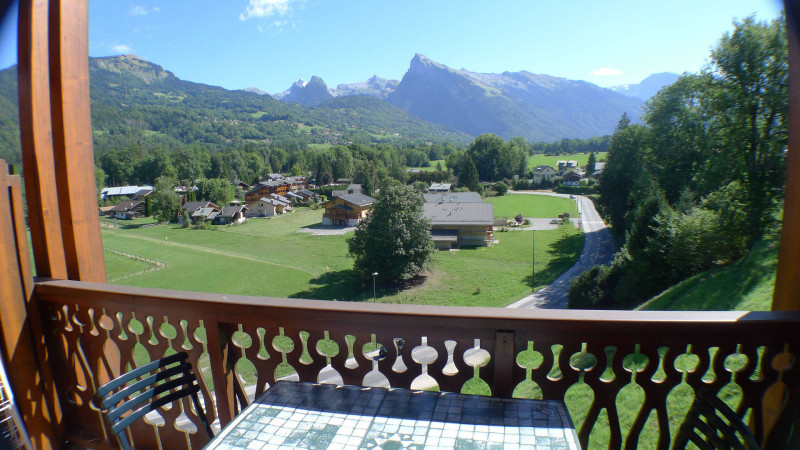 _lv_images__lot_0000000190_03_3261055