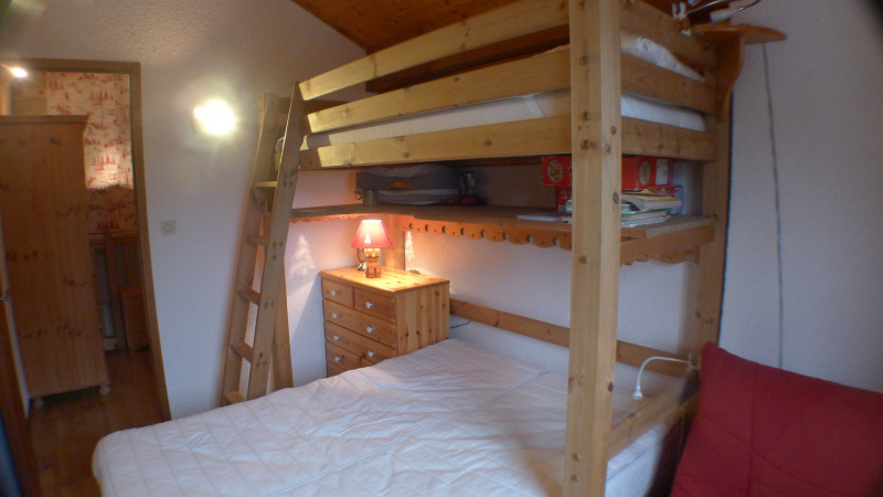 _lv_images__lot_0000000193_07_3504299