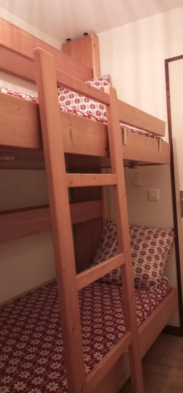 _lv_images__lot_0000000195_05_3378263