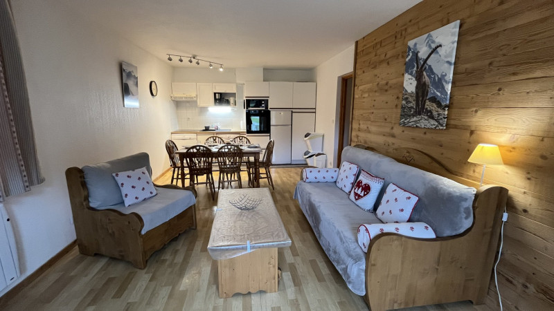 _lv_images__lot_0000000196_01_3723630