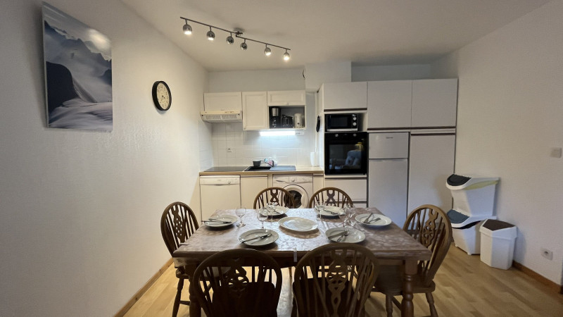 _lv_images__lot_0000000196_05_3690440