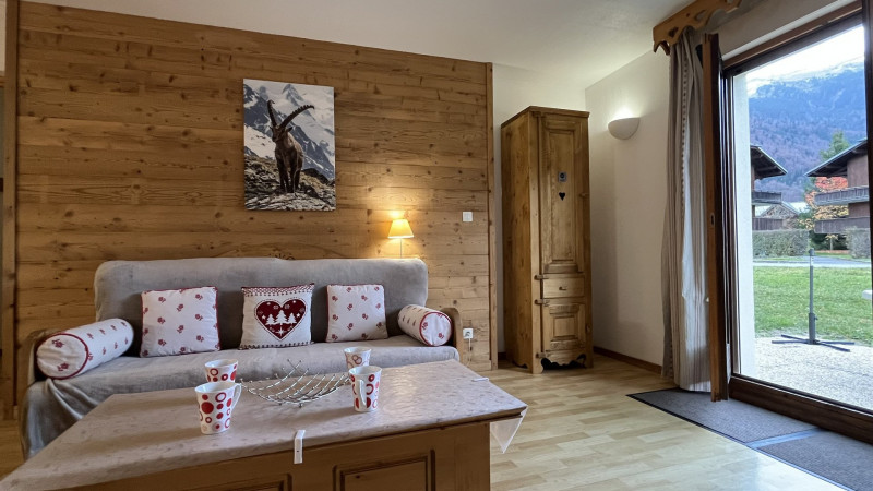 _lv_images__lot_0000000196_06_3424293