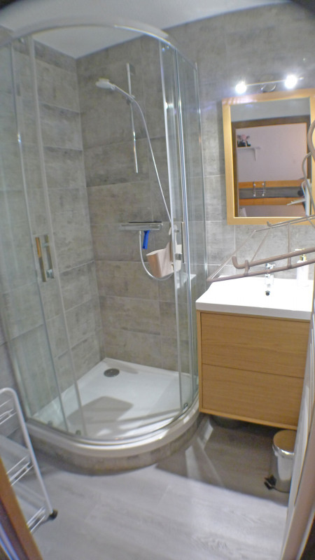 _lv_images__lot_0000000197_05_3570651