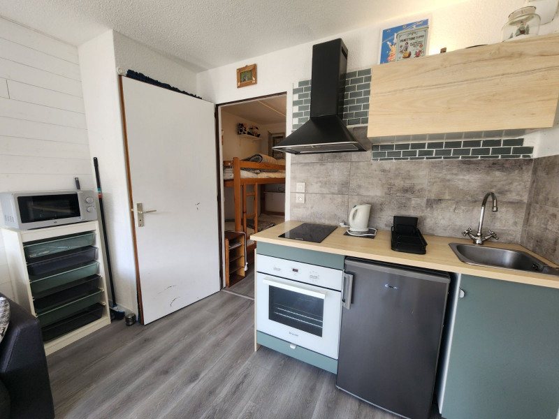 _lv_images__lot_0000000197_10_3711867