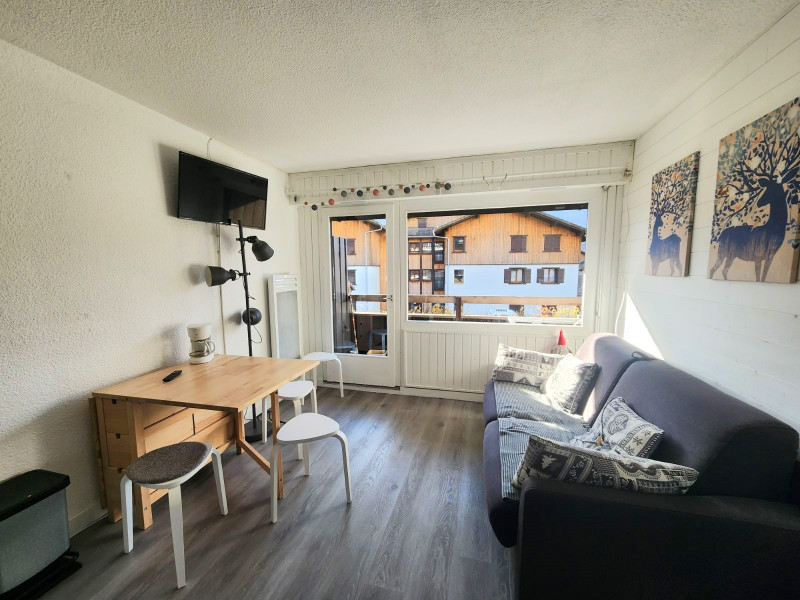 _lv_images__lot_0000000197_14_3723969