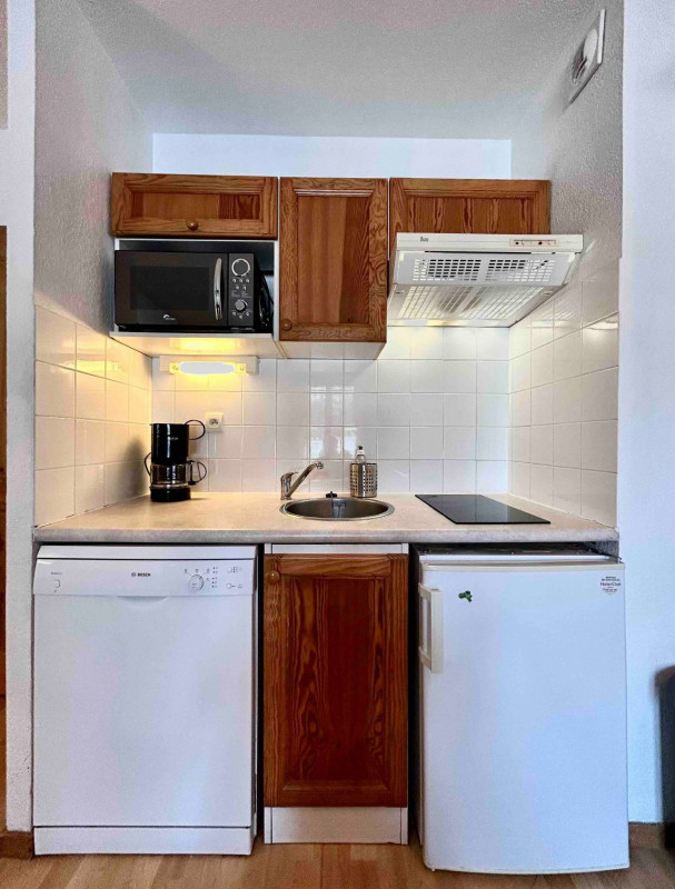 _lv_images__lot_0000000198_03_3678417