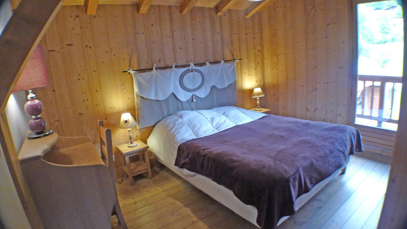 _lv_images__lot_0000000200_08_3727773