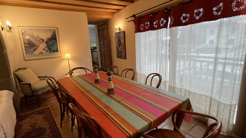 _lv_images__lot_0000000203_06_3714774