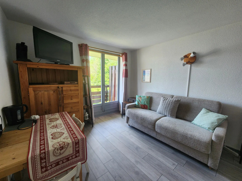 _lv_images__lot_0000000204_01_3650706 _lv_images__lot_0000000204_01_3650706