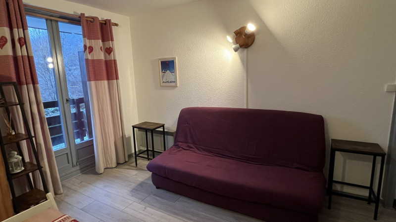 _lv_images__lot_0000000204_04_3347934