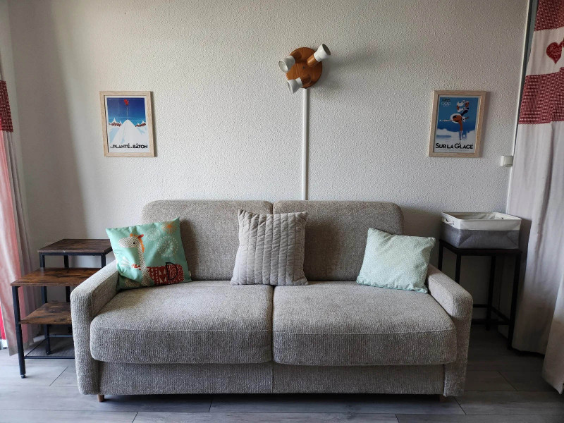 _lv_images__lot_0000000204_05_3666240 _lv_images__lot_0000000204_05_3666240