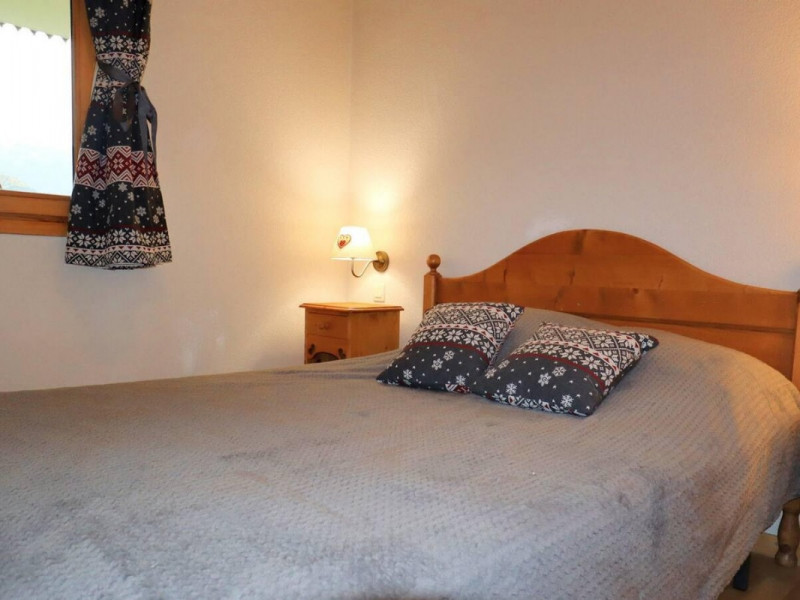 _lv_images__lot_0000000205_03_3198735 _lv_images__lot_0000000205_03_3198735