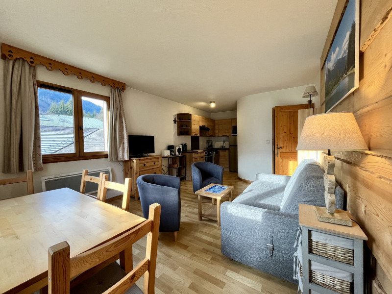 _lv_images__lot_0000000205_08_3228002