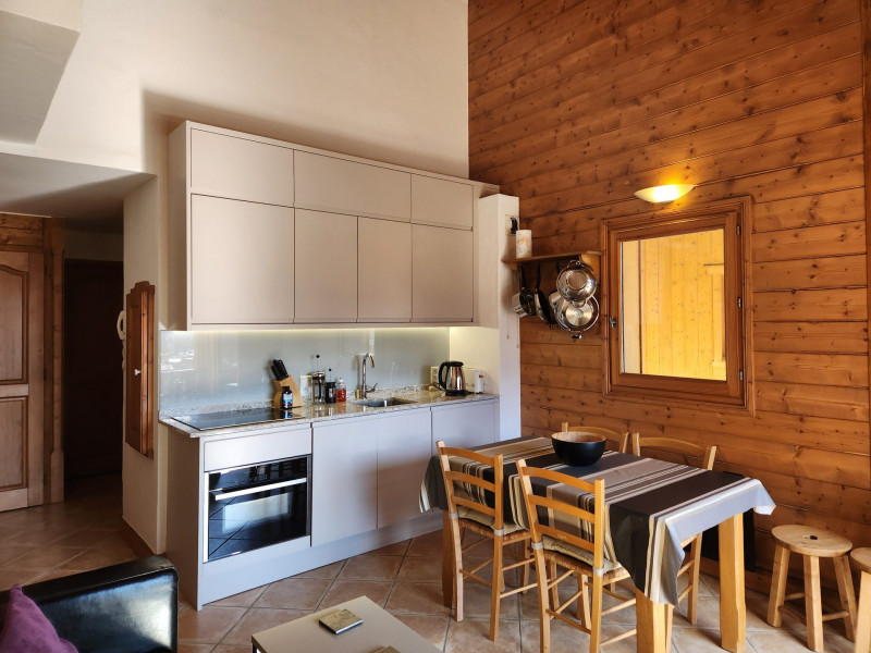 _lv_images__lot_0000000206_05_3586482