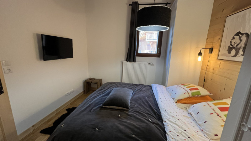 _lv_images__lot_0000000208_08_3564340