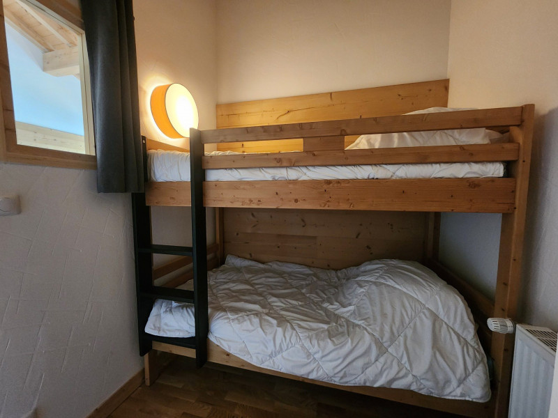 _lv_images__lot_0000000208_12_3641227