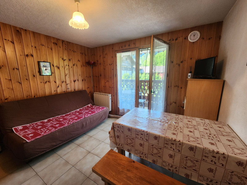 _lv_images__lot_0000000209_02_3273816