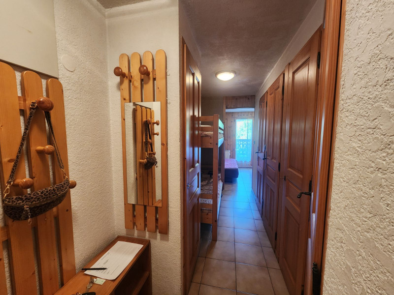 _lv_images__lot_0000000209_07_3273821