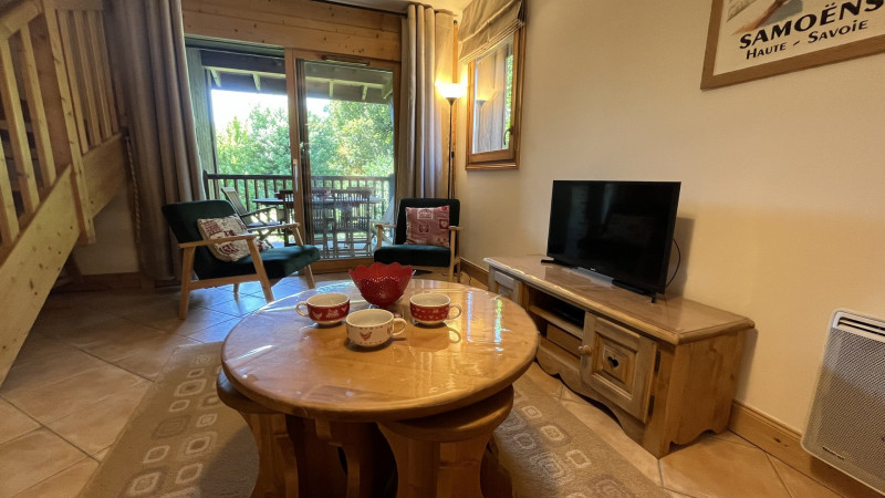 _lv_images__lot_0000000211_04_3322041