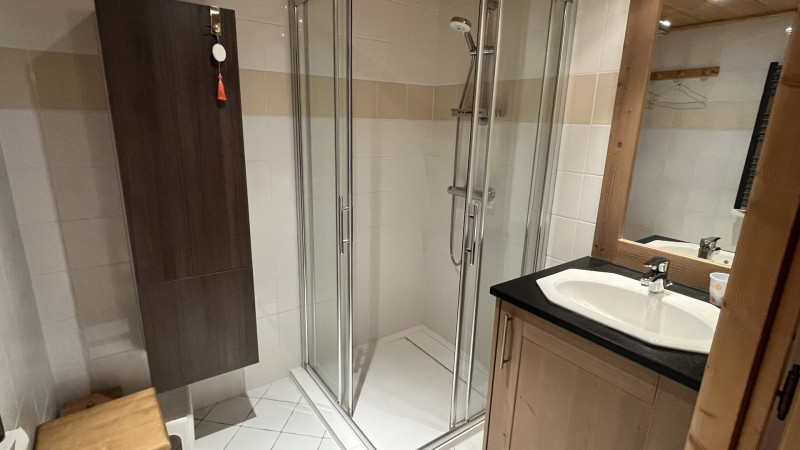 _lv_images__lot_0000000211_11_3260672