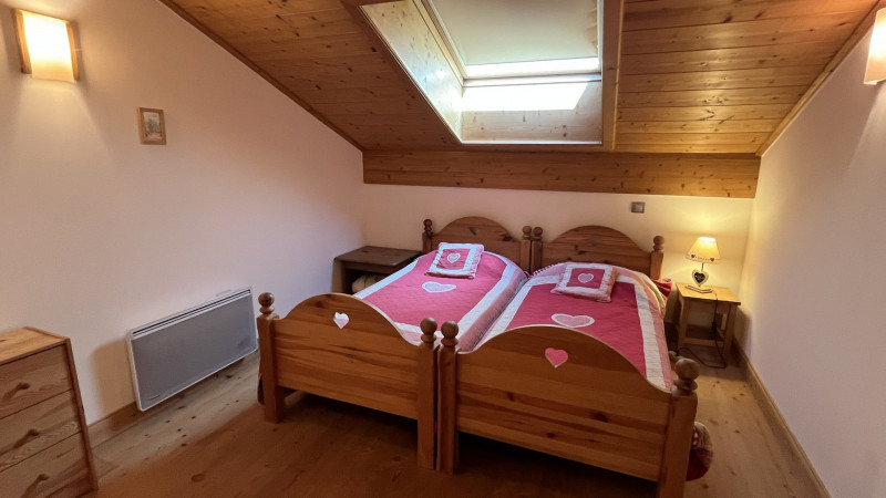 _lv_images__lot_0000000211_15_3383940