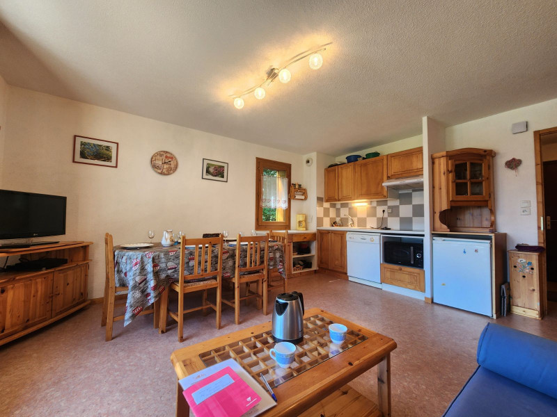 _lv_images__lot_0000000212_02_3631327