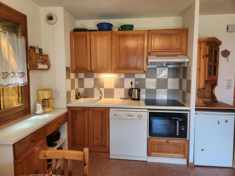 _lv_images__lot_0000000212_06_3189892