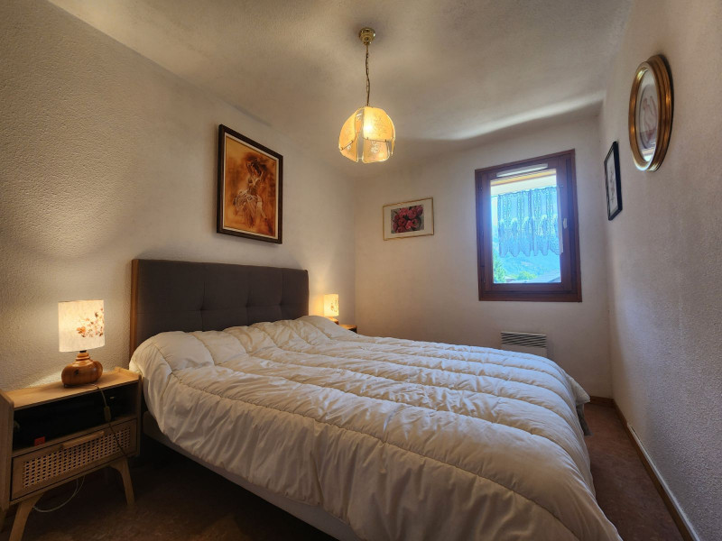 _lv_images__lot_0000000212_07_3215322