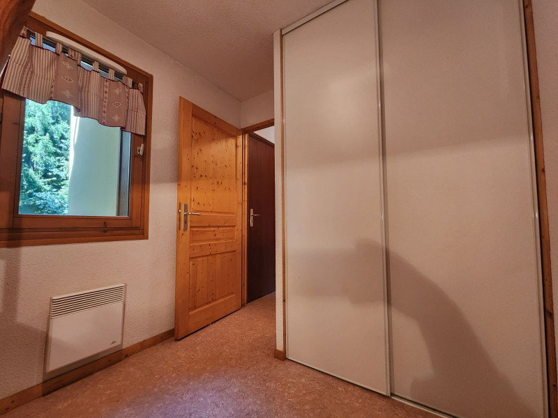 _lv_images__lot_0000000212_12_3555132