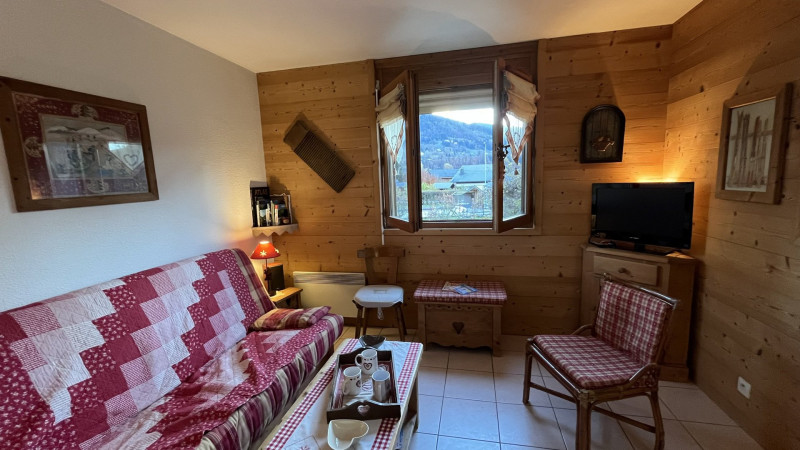 _lv_images__lot_0000000213_05_3700255