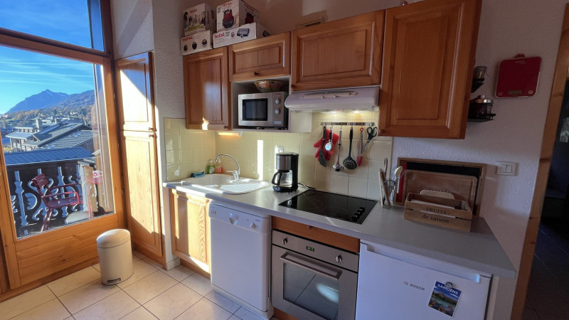 _lv_images__lot_0000000214_05_3437235