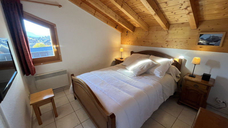 _lv_images__lot_0000000214_09_3350912