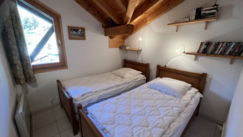 _lv_images__lot_0000000214_12_3201959 _lv_images__lot_0000000214_12_3201959