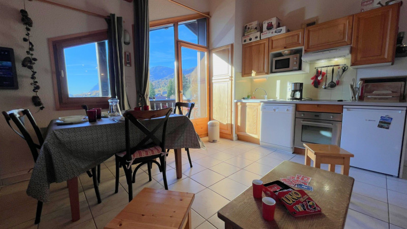 _lv_images__lot_0000000214_16_3577024