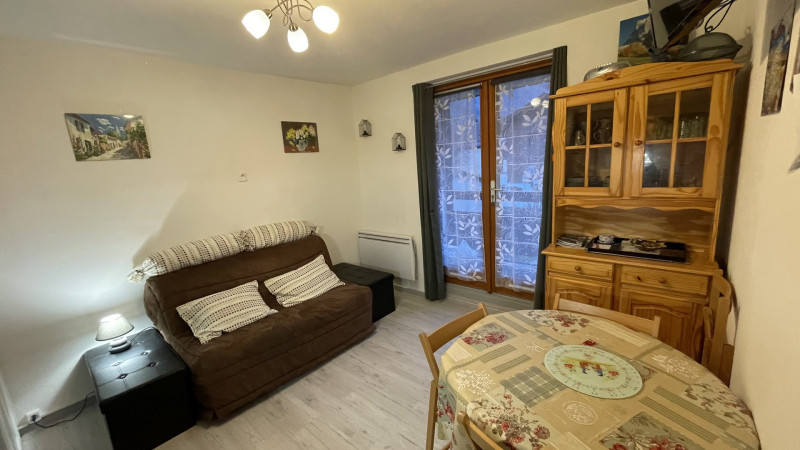 _lv_images__lot_0000000216_03_3338983 _lv_images__lot_0000000216_03_3338983