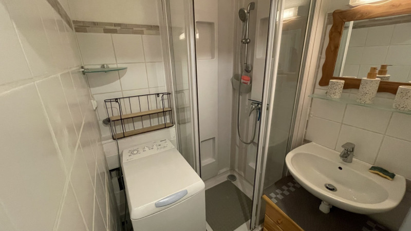 _lv_images__lot_0000000216_05_3700401