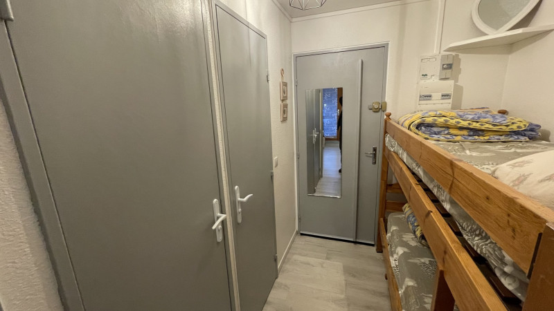 _lv_images__lot_0000000216_07_3508115