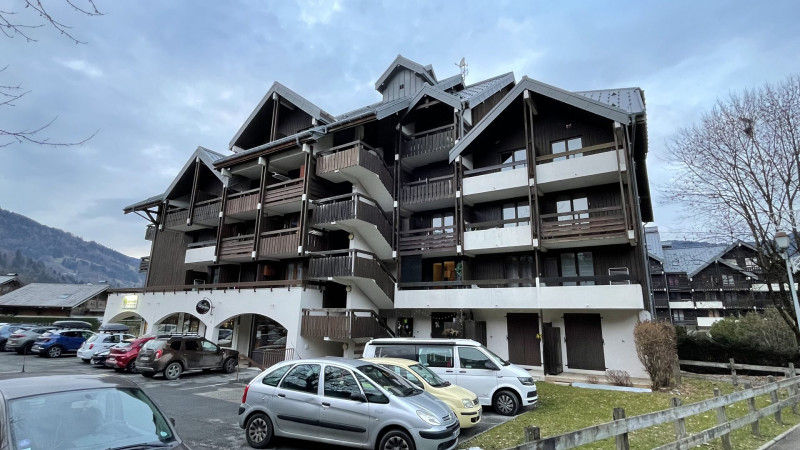 _lv_images__lot_0000000216_08_4042551