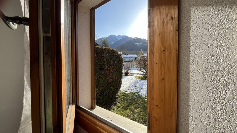 _lv_images__lot_0000000218_12_3693454