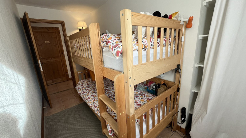 _lv_images__lot_0000000218_14_3665661