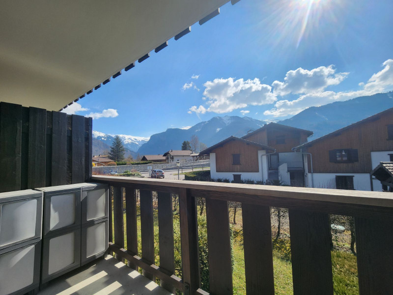 _lv_images__lot_0000000219_03_3647622