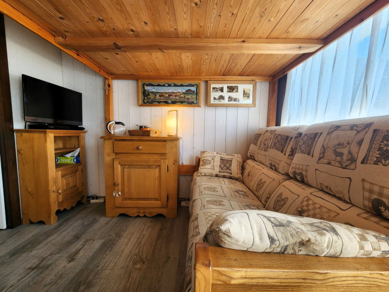 _lv_images__lot_0000000219_05_3644524 _lv_images__lot_0000000219_05_3644524