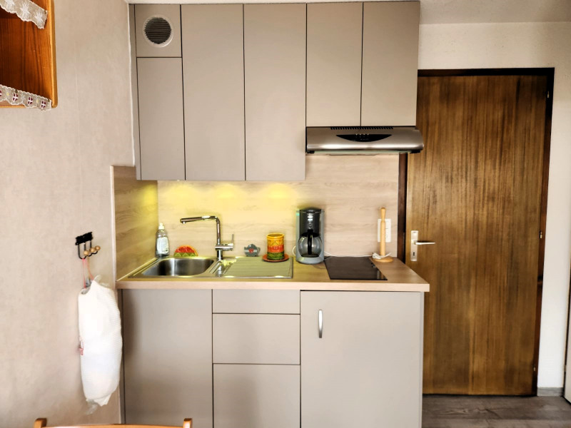 _lv_images__lot_0000000219_09_3653798 _lv_images__lot_0000000219_09_3653798