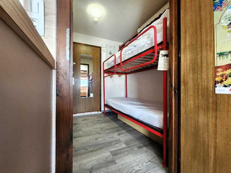 _lv_images__lot_0000000219_11_3769276