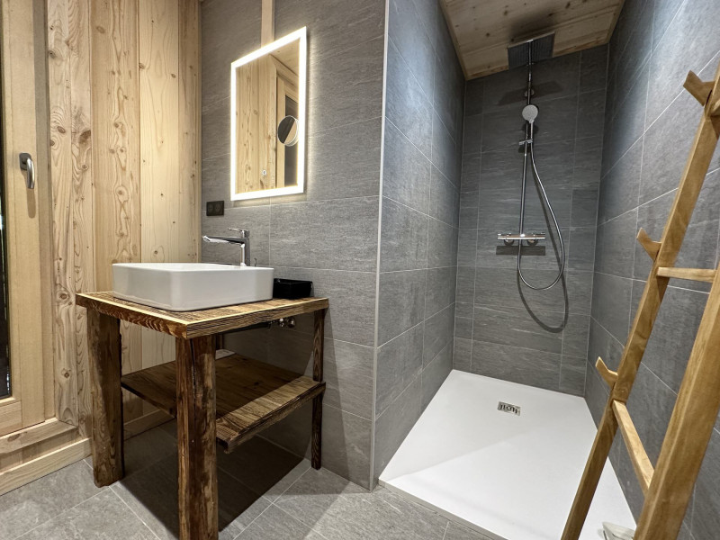 _lv_images__lot_0101055214_11_3339963