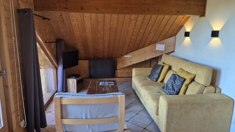 _lv_images__lot_0109021838_03_3470389