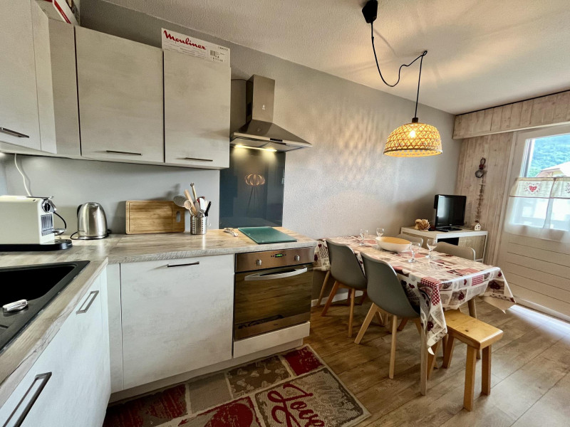 _lv_images__lot_0109021846_02_3570078