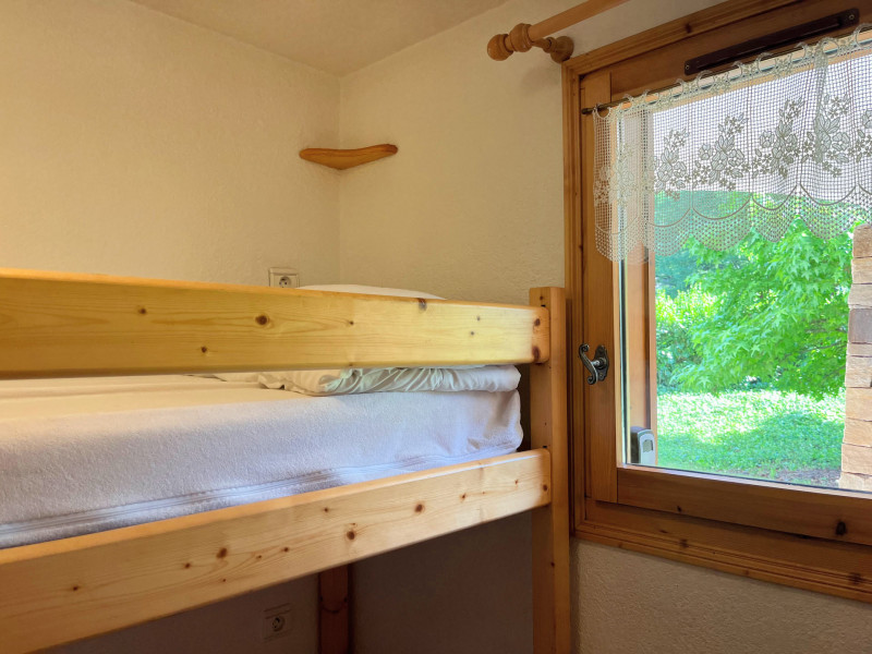 _lv_images__lot_0109021879_11_3411395