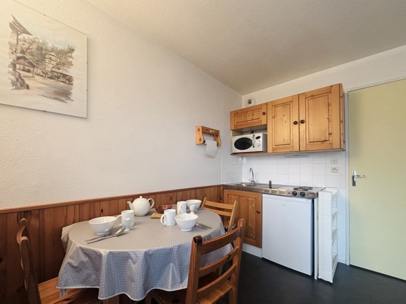 _lv_images__lot_0109021933_04_3624404