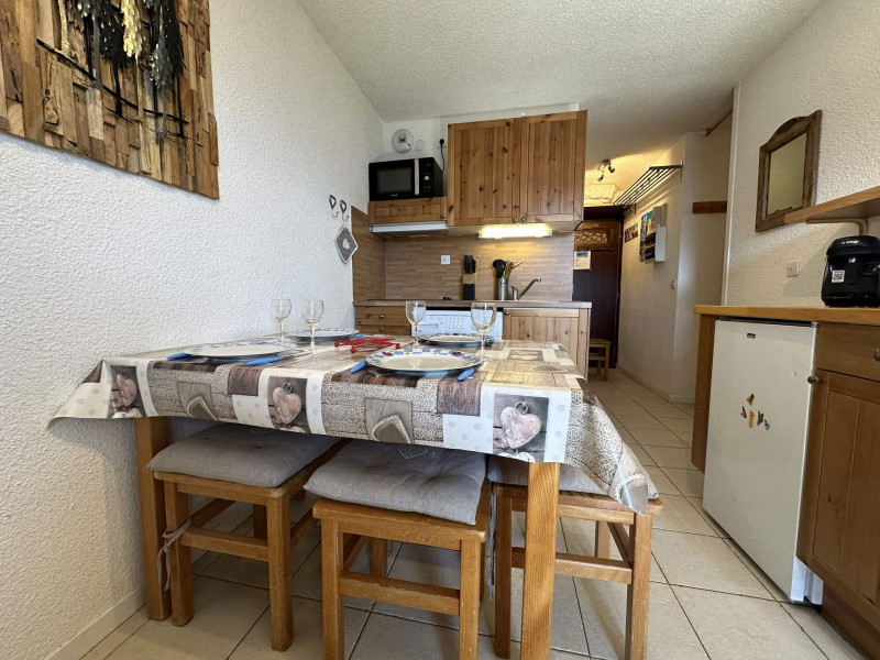 _lv_images__lot_0109021948_05_3305135